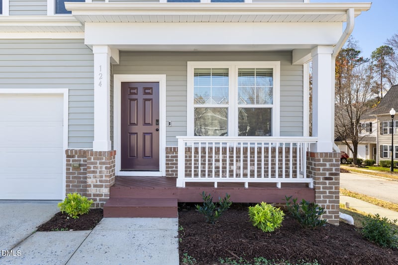 124 Occidental Dr, Holly Springs, NC 27540