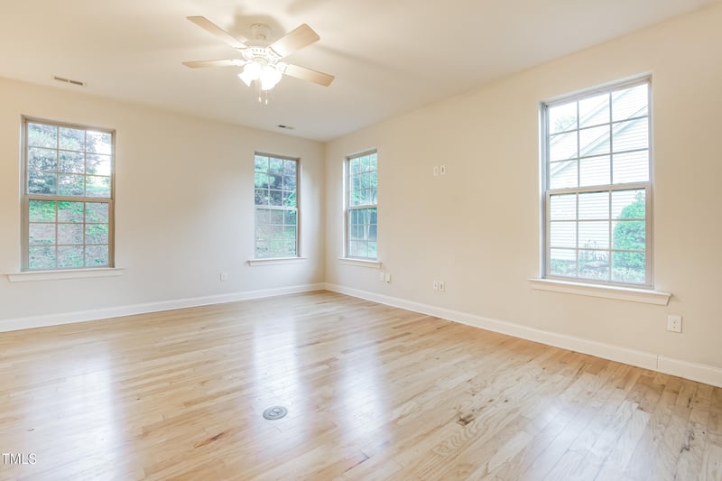 124 Owensboro Ct, Raleigh, NC 27603