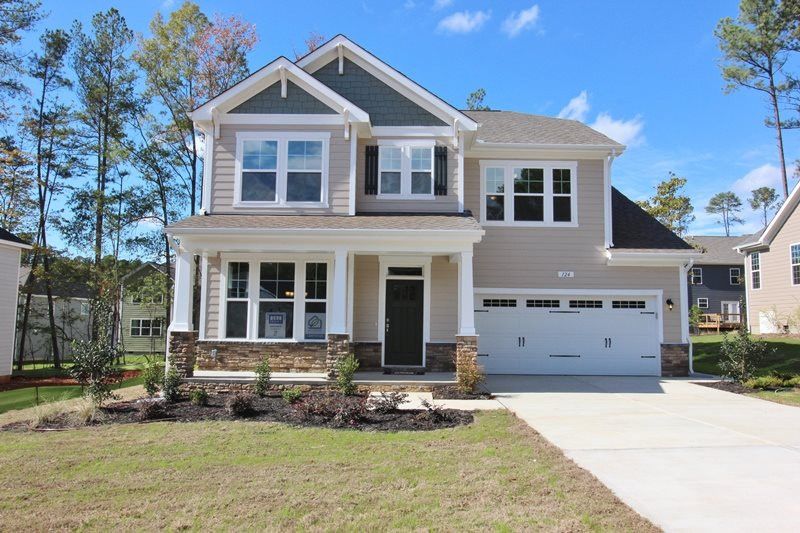 124 Park Bluff Dr, Holly Springs, NC 27540