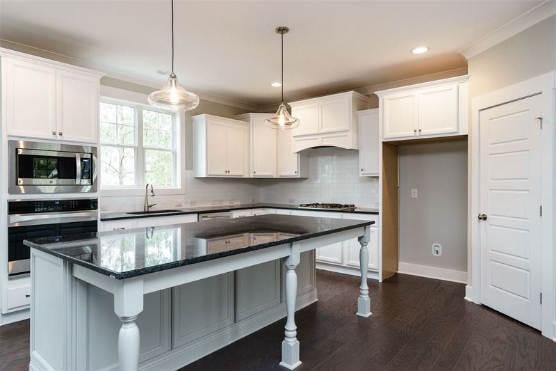 124 Pointe Park Cir, Holly Springs, NC 27540