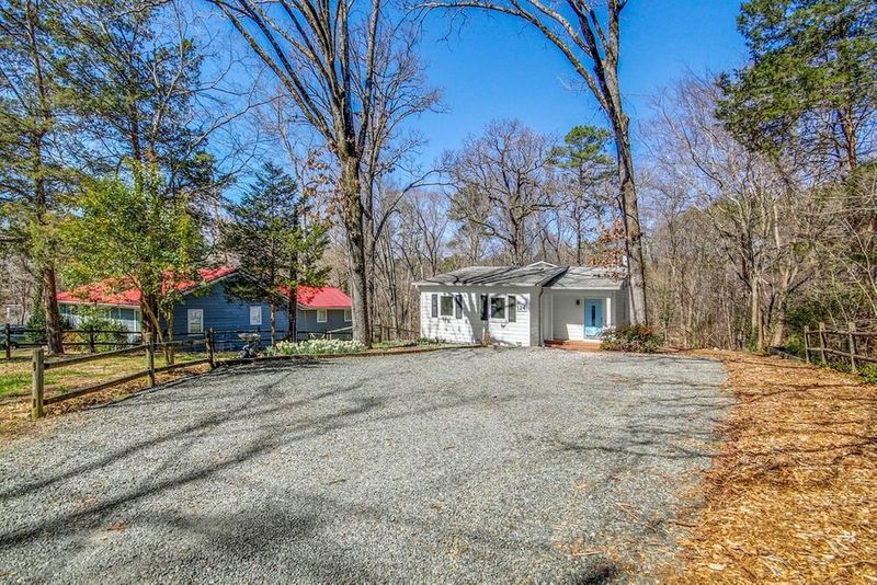 124 Purefoy Rd, Chapel Hill, NC 27514