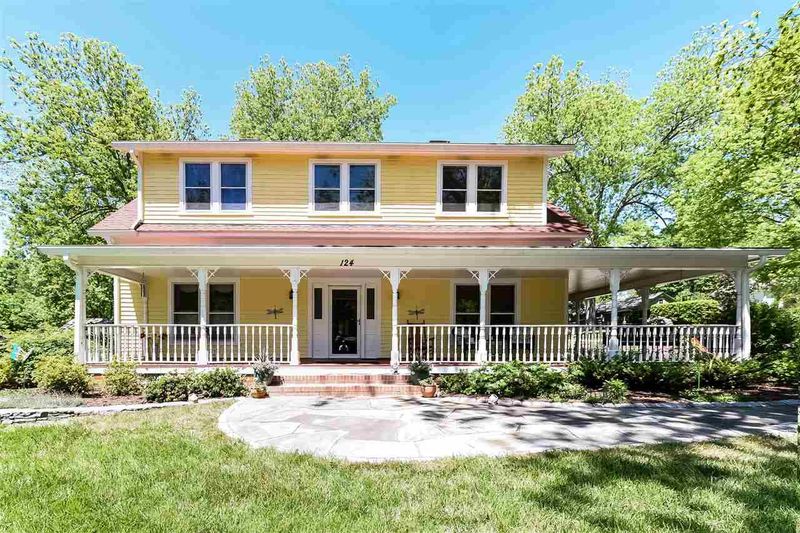 124 W Queen St, Hillsborough, NC 27278