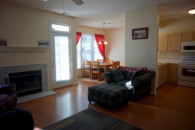 124 Riverwalk Cir, Cary, NC 27511