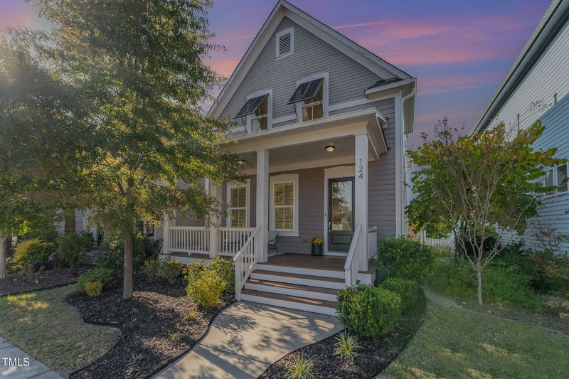 124 Rock Ledge Dr, Chapel Hill, NC 27516