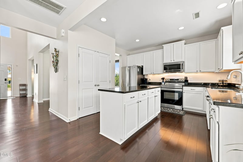 124 Rosebud Ln, Durham, NC 27704