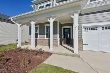 124 Seagraves Creek Ln, Holly Springs, NC 27540