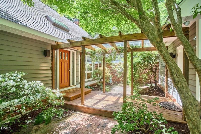 124 Steeplechase Rd, Chapel Hill, NC 27514