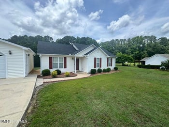 124 Stockbridge Dr, Selma, NC 27576