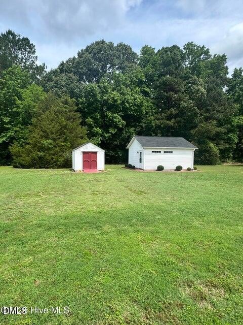 124 Stockbridge Dr, Selma, NC 27576