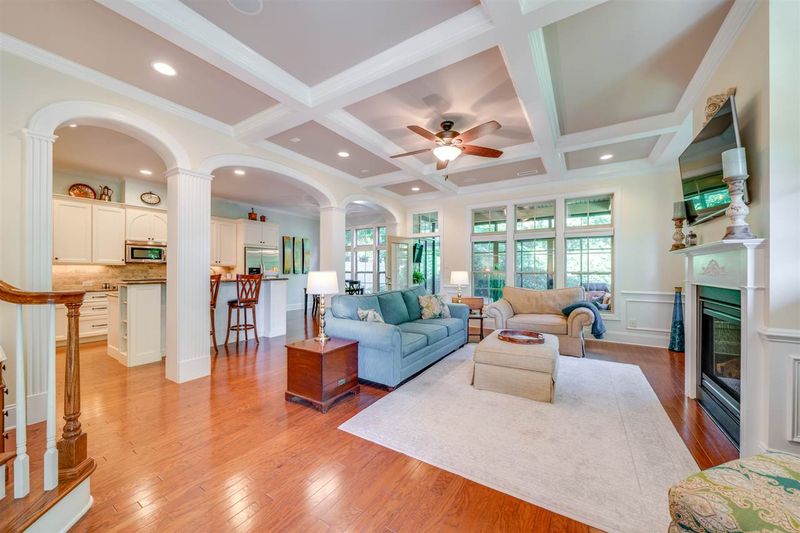 124 Sunstone Dr, Cary, NC 27519