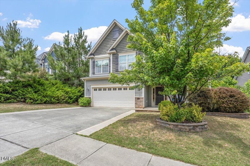 124 Sweet Violet Dr, Holly Springs, NC 27540