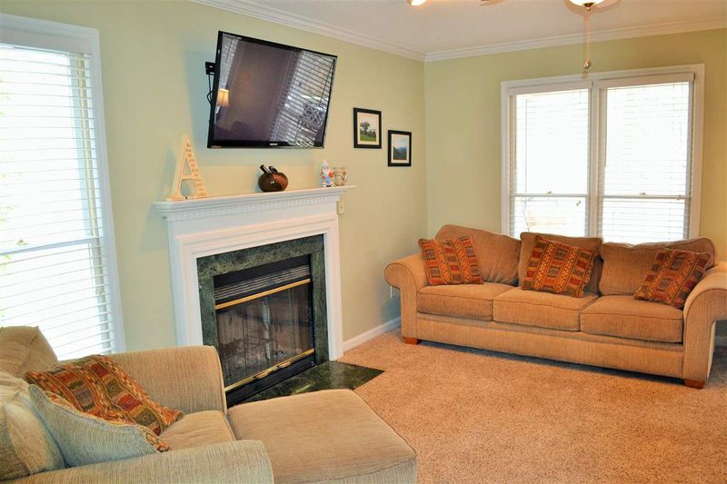 124 Waterfall Ct, Cary, NC 27513