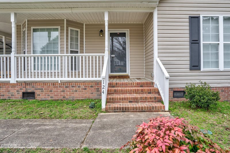 124 Watson Cir, Clayton, NC 27527