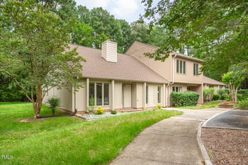 124 Woodbridge Ln, Chapel Hill, NC 27514
