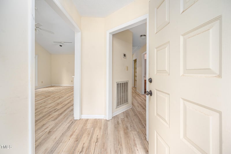 124 Woodbridge Ln, Chapel Hill, NC 27514