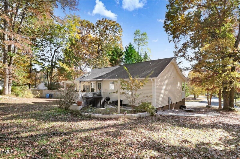 1240 Banjo Dr, Zebulon, NC 27597
