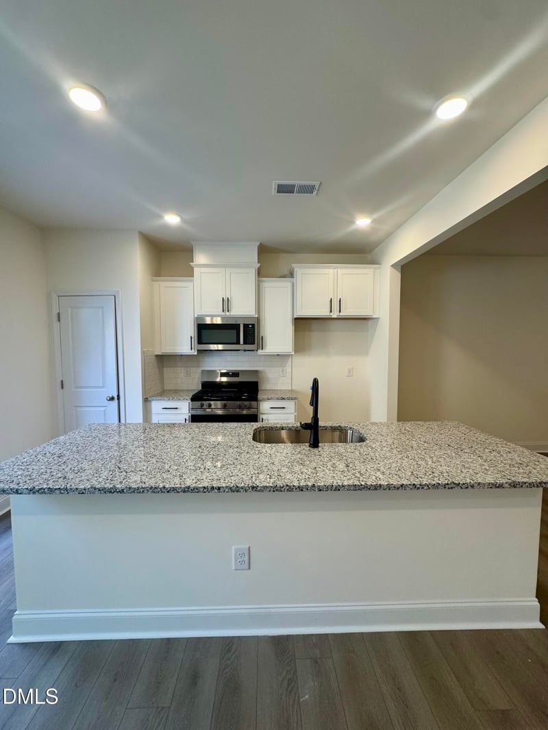 1240 Hammond Dr, Mebane, NC 27302