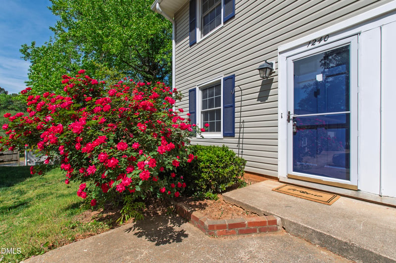 1240 Jamestown Ct, Cary, NC 27511