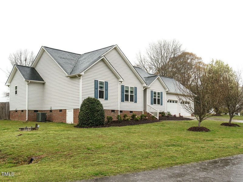1240 Open Field Dr, Garner, NC 27529