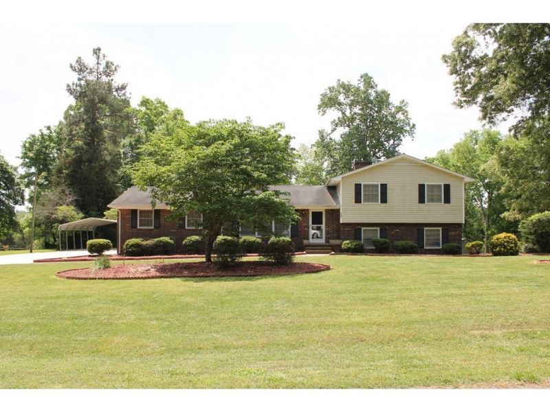 1241 Geneva Albright Rd, Graham, NC 27253