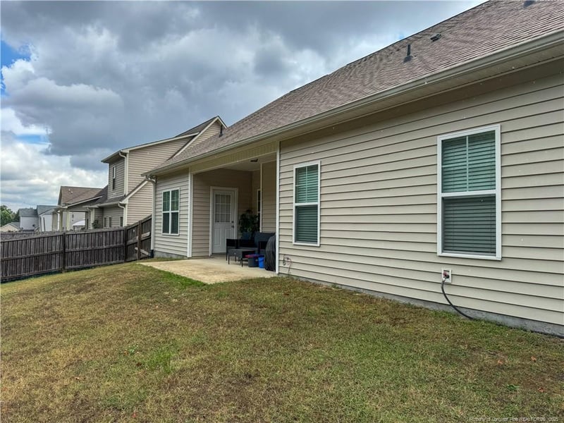 1242 Brickyard Dr, Fayetteville, NC 28306