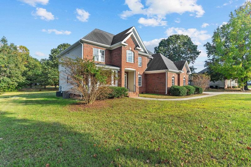 1242 Brookhill Dr, Clayton, NC 27520