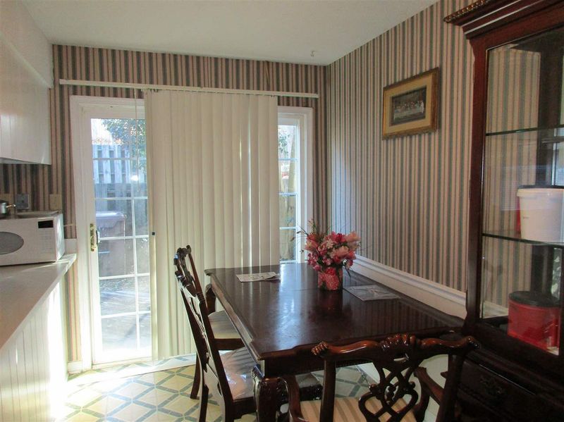 1242 Donaldson Ct, Cary, NC 27511