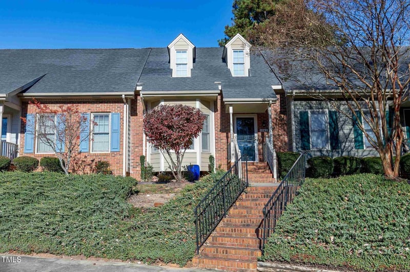 1242 Shadowbark Ct, Raleigh, NC 27603