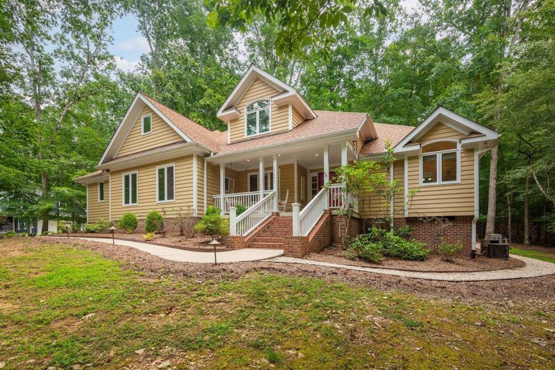 1244 Hillsborough Rd, Chapel Hill, NC 27516