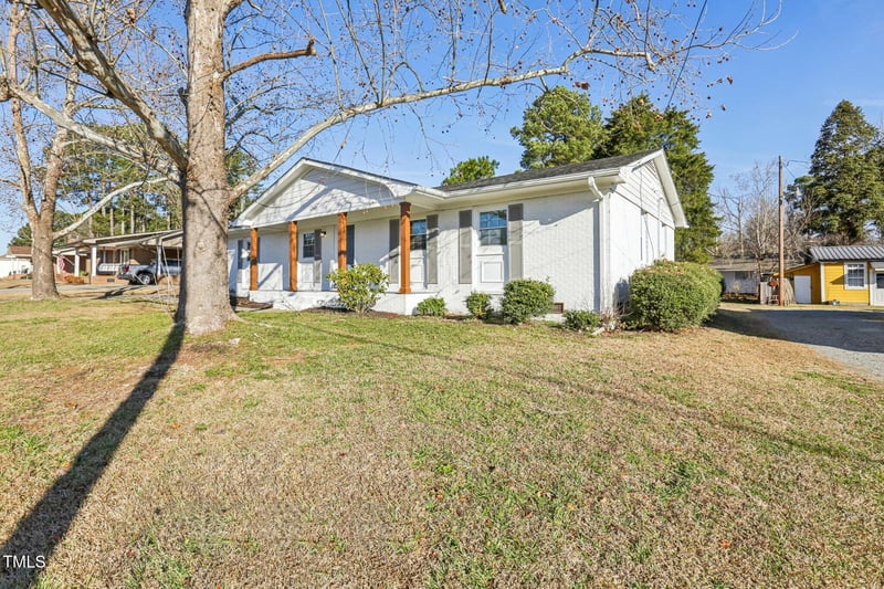 1246 Nc 27 , Benson, NC 27504