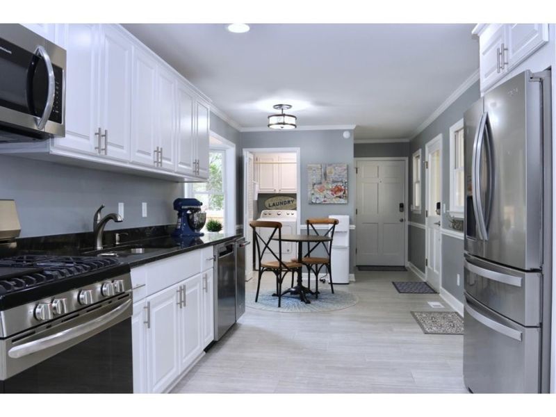 1246 Westview Ter, Burlington, NC 27215