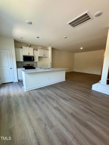 1247 Hammond Dr, Mebane, NC 27302