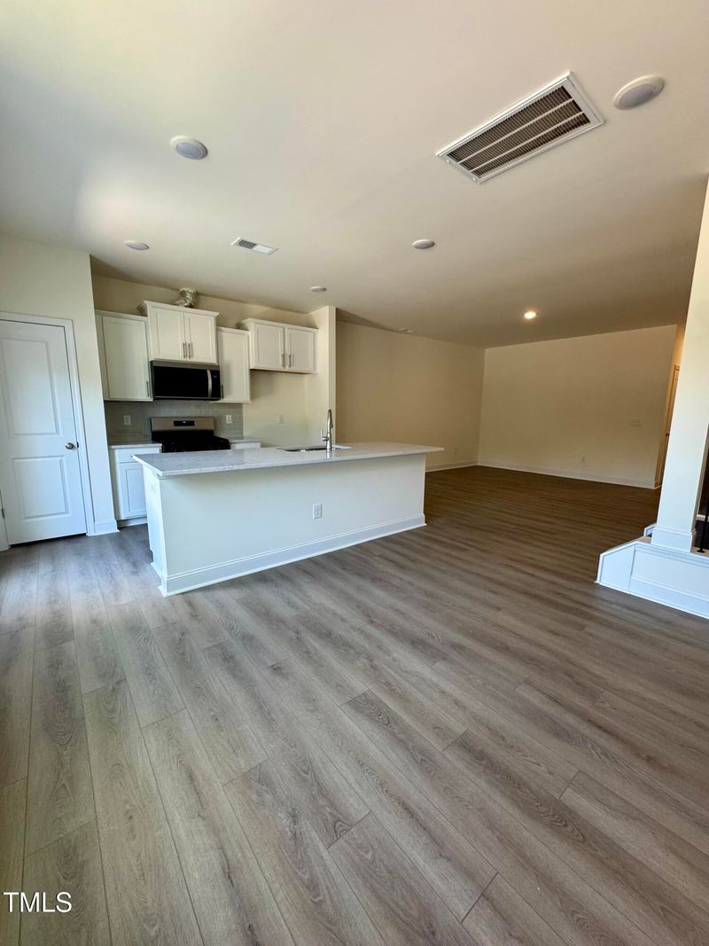 1247 Hammond Dr, Mebane, NC 27302