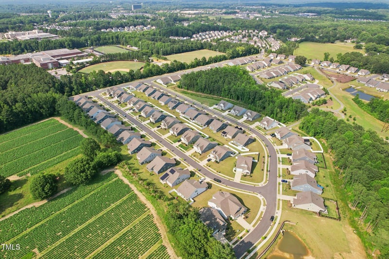 125 Alumroot Rd, Holly Springs, NC 27540