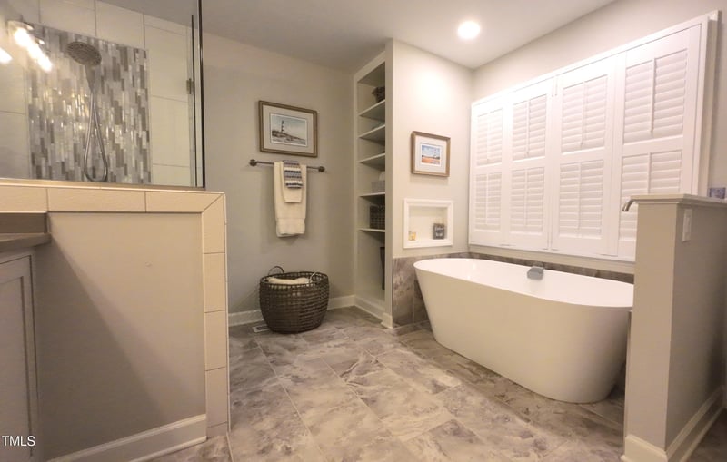 125 Amesbury Ln, Cary, NC 27511