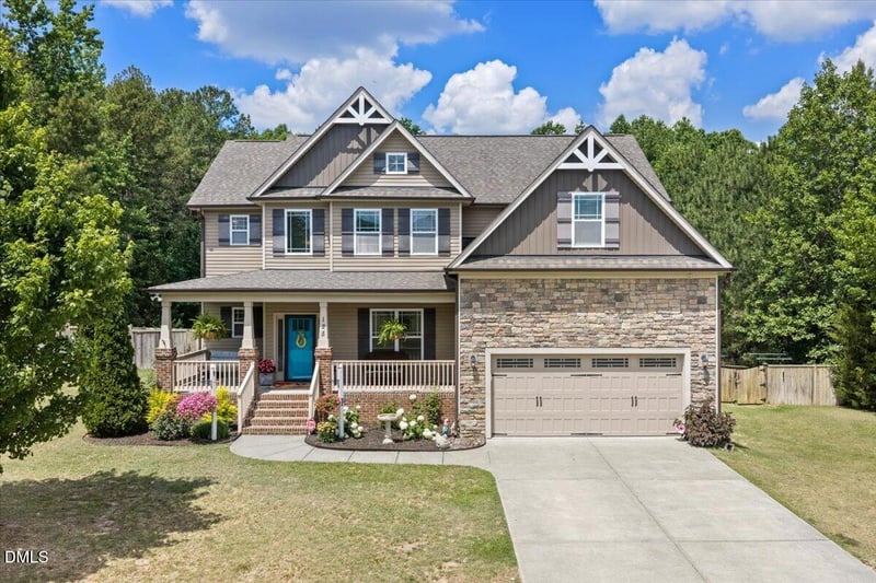 125 Boxwood Dr, Youngsville, NC 27596