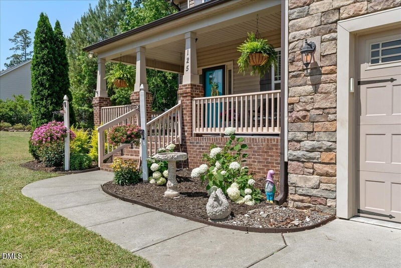 125 Boxwood Dr, Youngsville, NC 27596