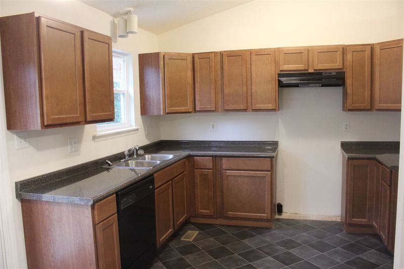 125 Bridges Ln, Youngsville, NC 27596