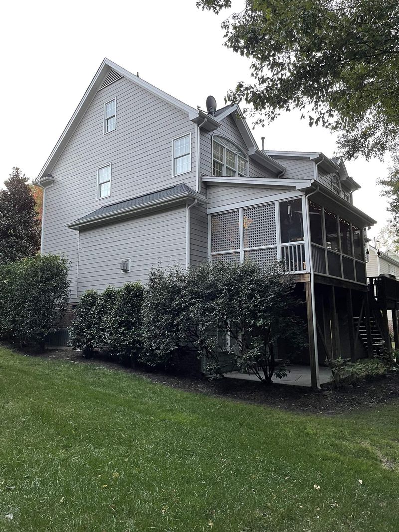 125 Buckhurst Dr, Cary, NC 27513