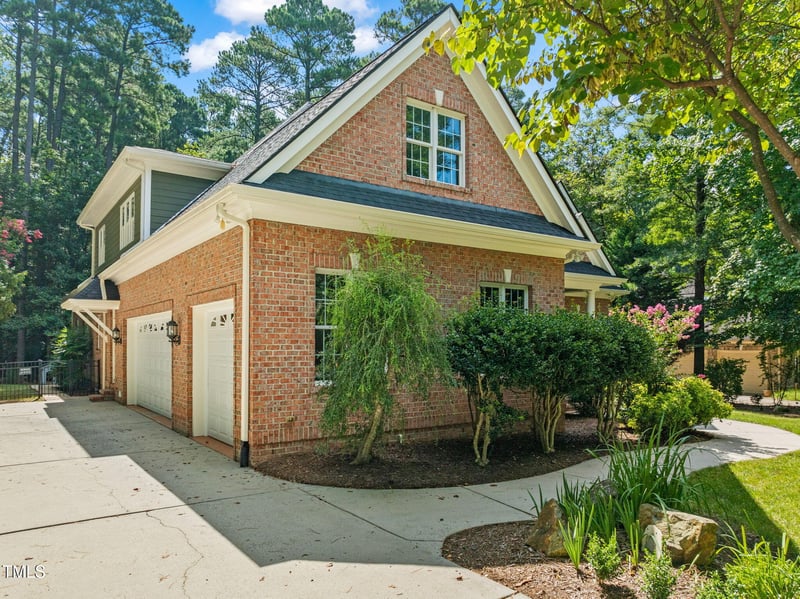 125 Colfax Dr, Chapel Hill, NC 27516