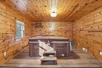 125 Creek Dr, Louisburg, NC 27549