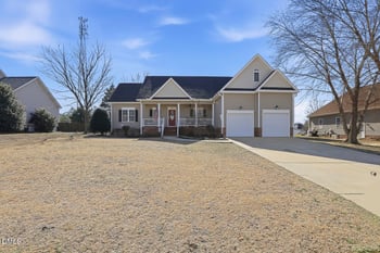 125 Dexterfield Dr, Fuquay Varina, NC 27526