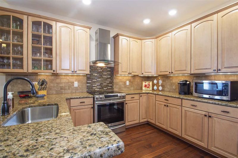 125 Ethans Glen Ct, Cary, NC 27513