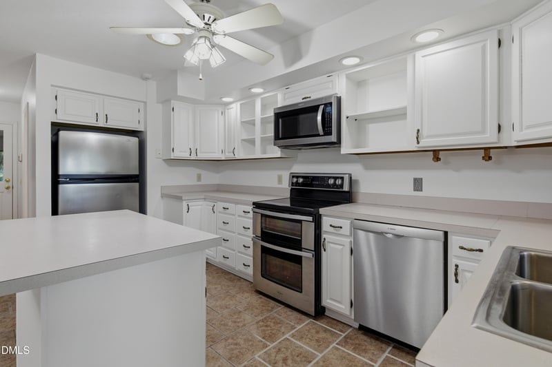 125 Fairway Ln, Sanford, NC 27332