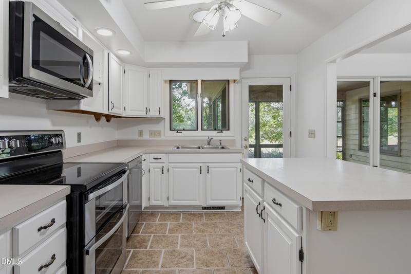 125 Fairway Ln, Sanford, NC 27332