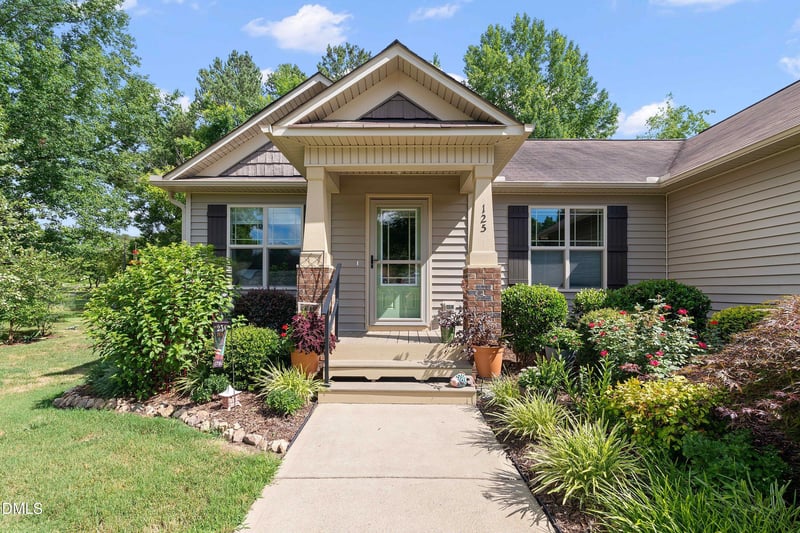 125 Garnet Ln, Clayton, NC 27520