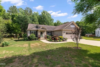 125 Garnet Ln, Clayton, NC 27520