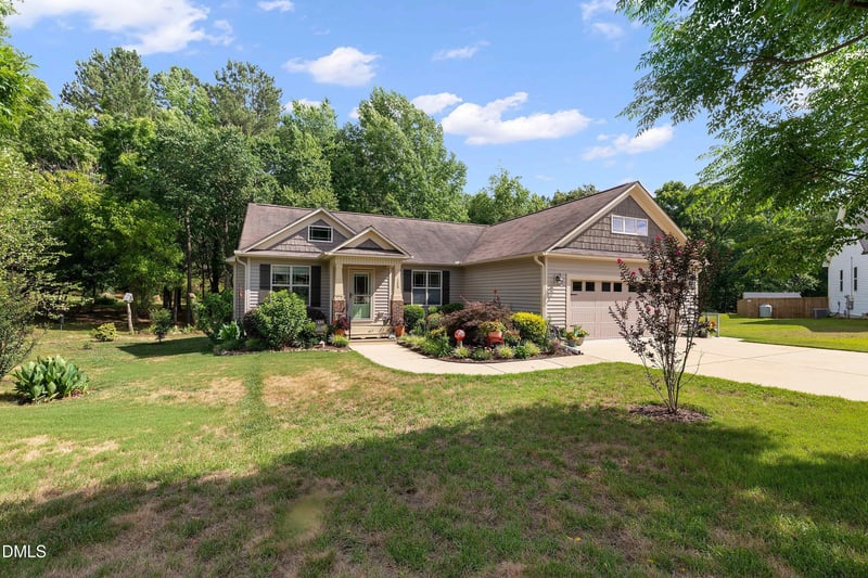 125 Garnet Ln, Clayton, NC 27520