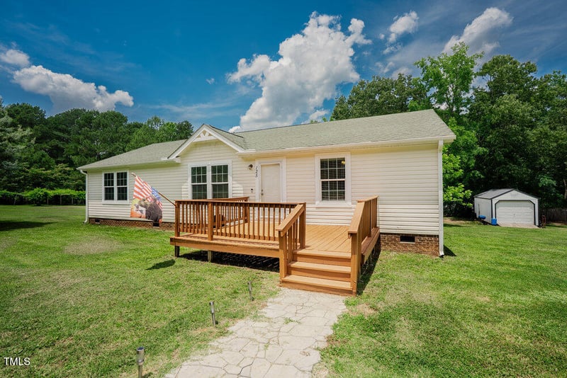 125 Green Ln, Clayton, NC 27520