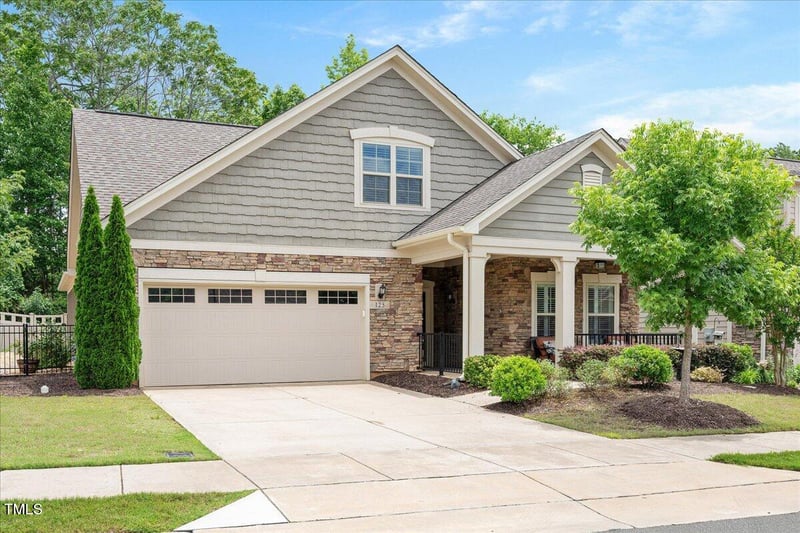 125 Greenway Ldg, Chapel Hill, NC 27516